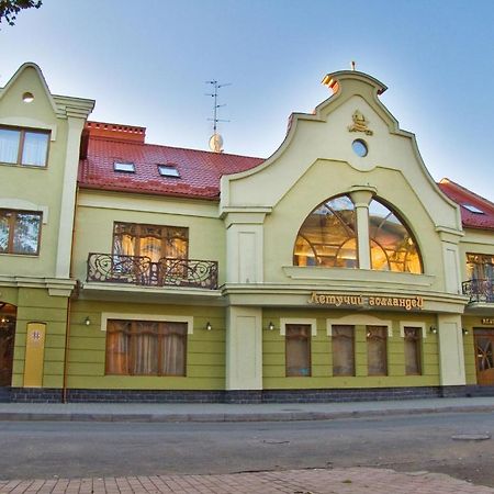 Hotel Letuchiy Gollandets Uschhorod Exterior foto